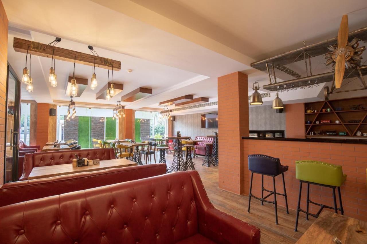 Jenneys Residency Hotel Kojambuttúr Kültér fotó