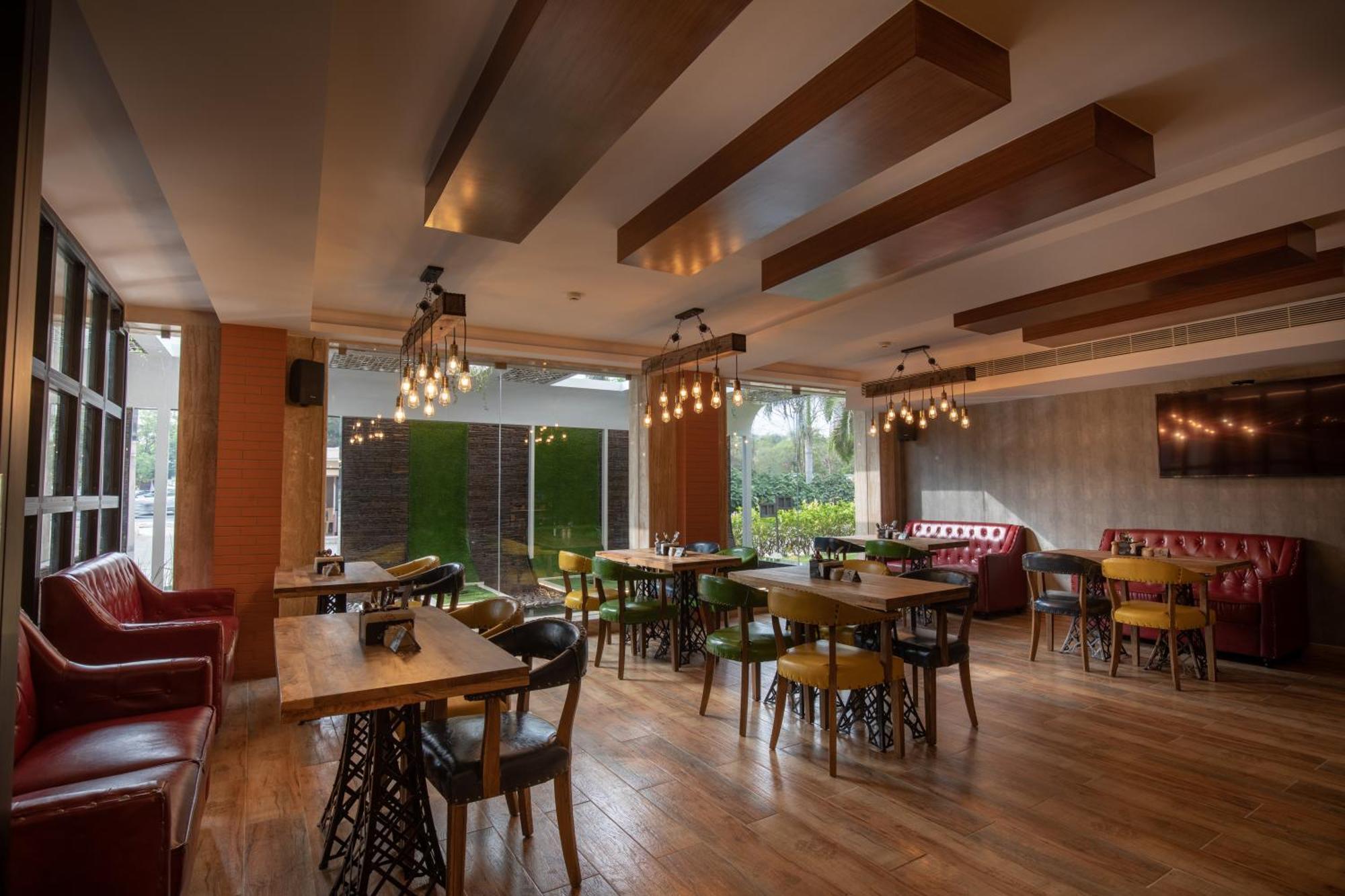 Jenneys Residency Hotel Kojambuttúr Kültér fotó