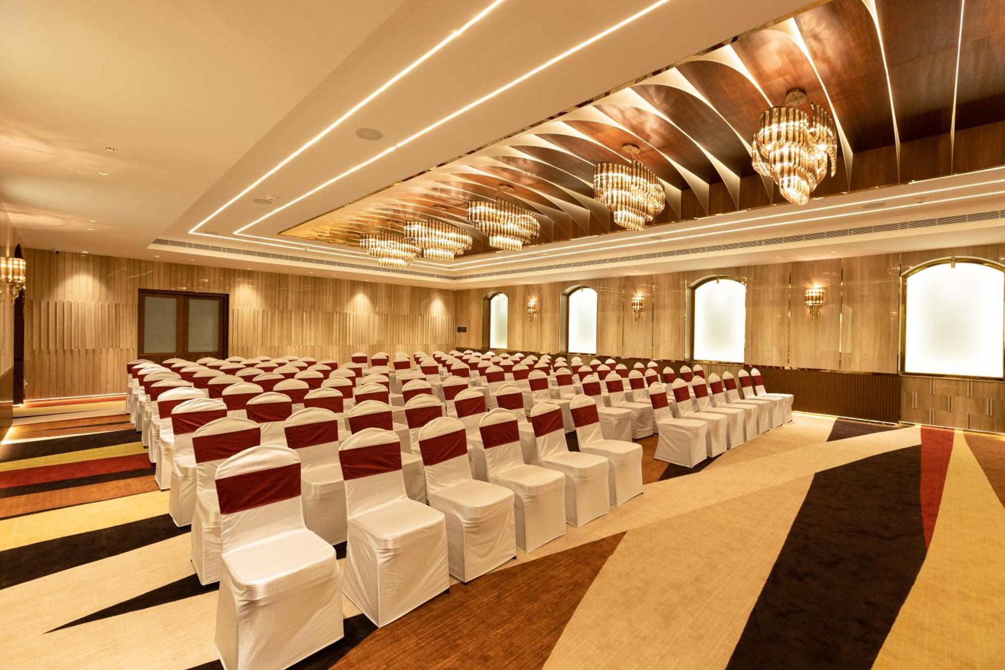 Jenneys Residency Hotel Kojambuttúr Kültér fotó